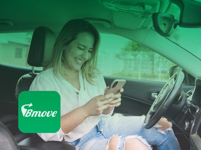 Bmove Woman with digital parking app